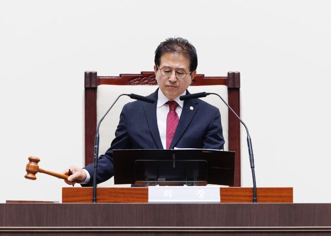 허경행 의장
