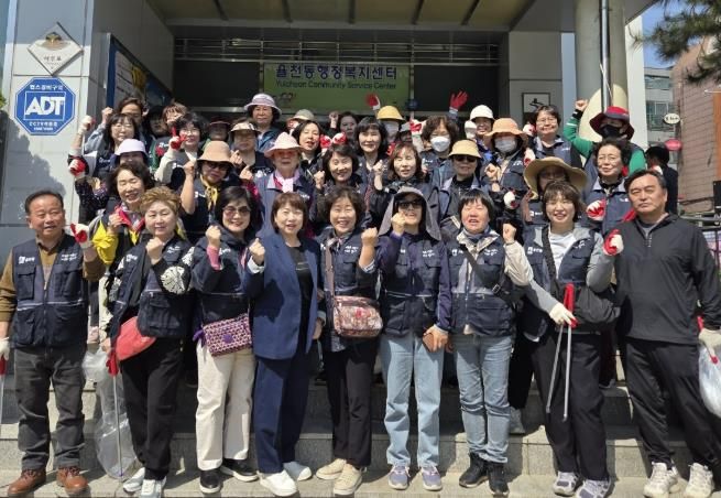 수원시 장안구 율천동, 방치 쓰레기 및 영농폐기물 수거