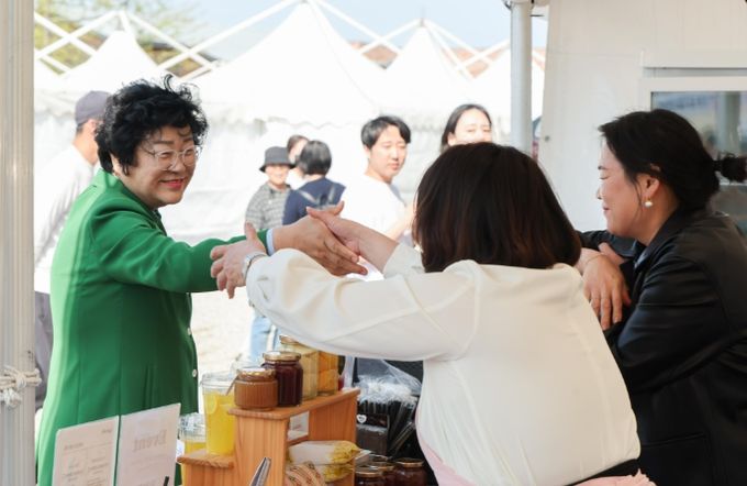 제39회 이천도자기축제와 함께하는 이천시 중소기업 상생마켓 성황리 마무리