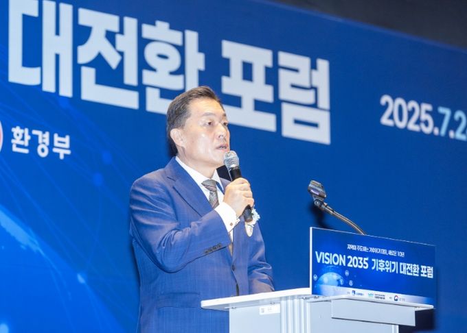이재준 수원시장이 발언을 하고 있다.