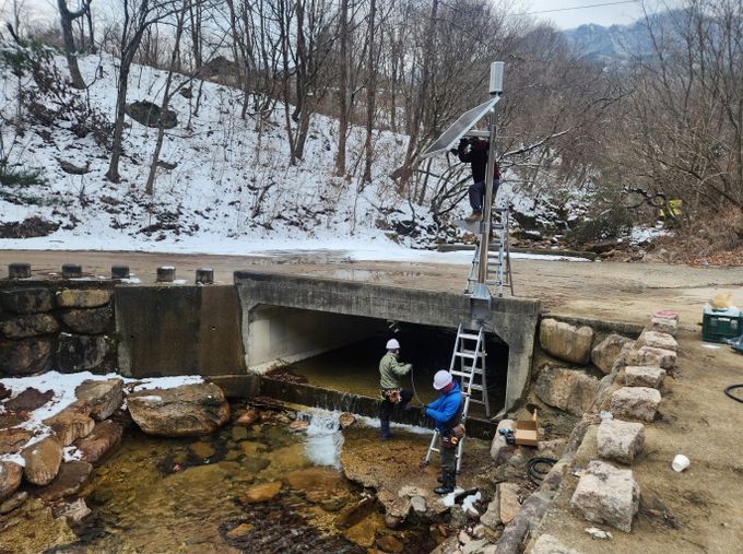 산림유량관측망 현장 구축 모습