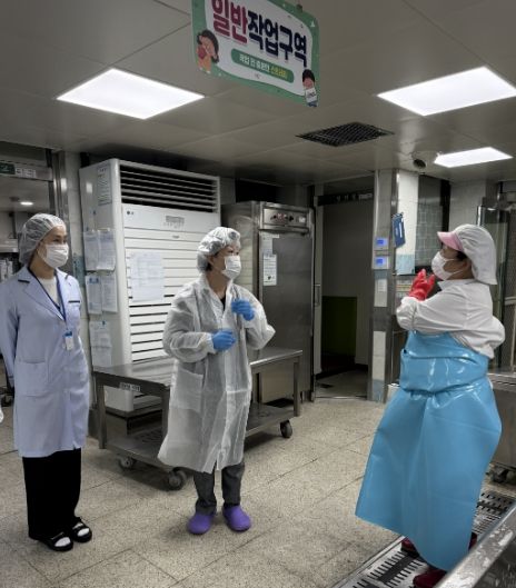 고양교육지원청, 급식종사자 건강권 확보를 위한 학교급식 현장 점검