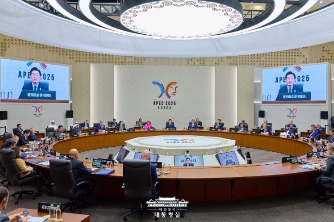 이재명 대통령, APEC 정상회의 '초청국과의 비공식 대화' 개최
