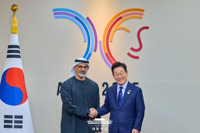 이재명 대통령, APEC 정상회의 UAE 왕세자 면담