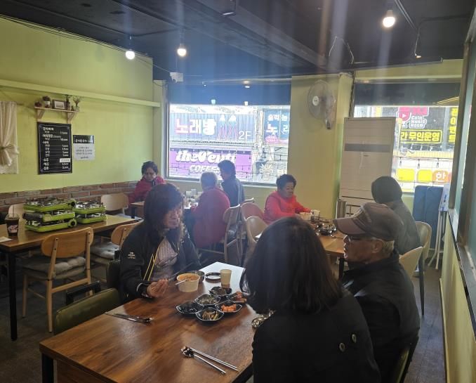 양평군 양평읍 '콧수염 김치찌개', 홀몸어르신께 매달 사랑의 한 그릇 선물