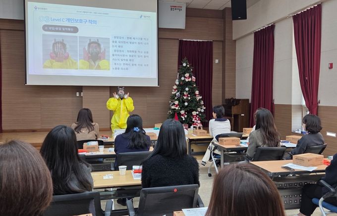 용인특례시는 7일 기흥구보건소에서 ‘2025 생물테러 대비 소규모 합동훈련’을 했다