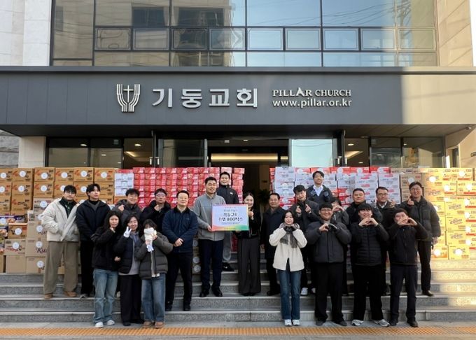 기둥교회는 부천시 내 복지기관에 지역사회 결식 예방을 위한 라면 800박스를 전달했다.