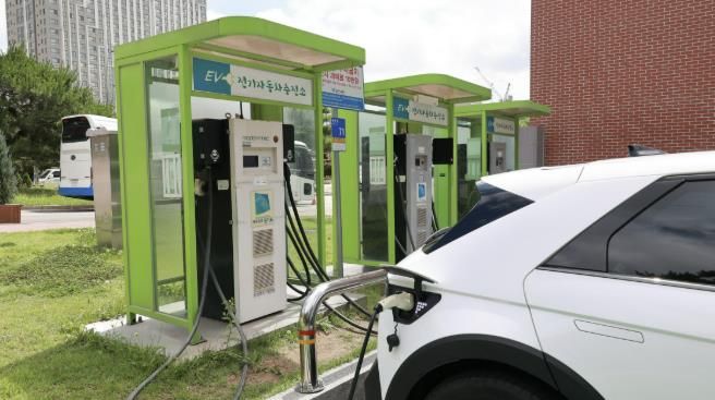 과천시, 전기차 충전구역 주차 기준 강화…2월 5일부터 주민신고제 시행
