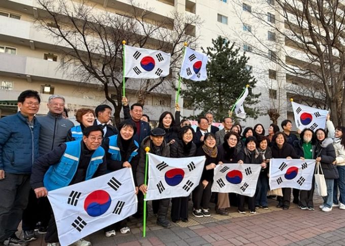 광명시 철산3동 주민자치회는 지난 25일 제107주년 3·1절을 앞두고 2026년 주민자치 마을사업인 ‘테마잇길’의 첫걸음을 내디뎠다.