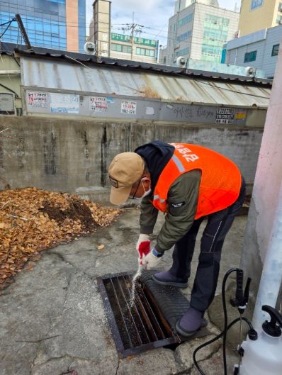 고양시 덕양구보건소, 말라리아 예방을 위한 선제적 모기 유충구제 방역 추진
