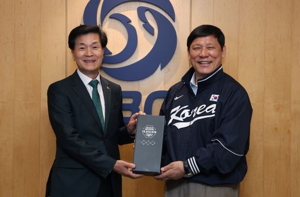 KBO 허구연 총재-안병구 밀양시장